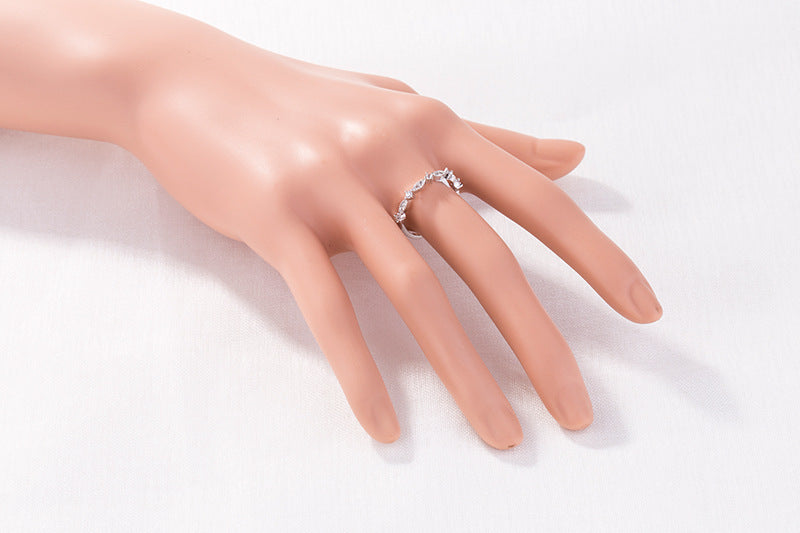 Simple Fashion Zircon Ring Women